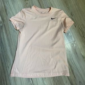 Light pink Nike tshirt, small